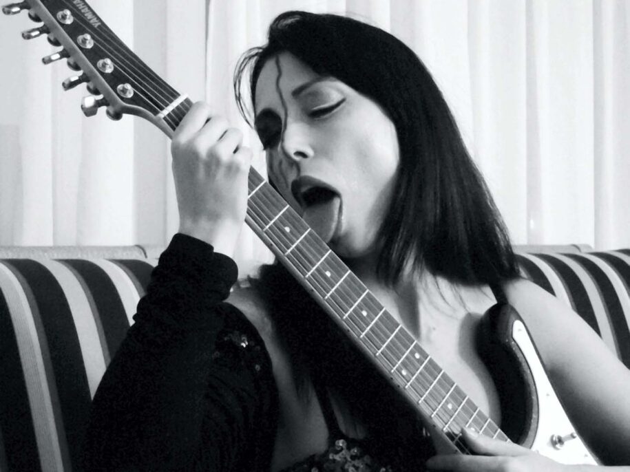 Silversnake Michelle Guitars Lick Music Taste guitarist